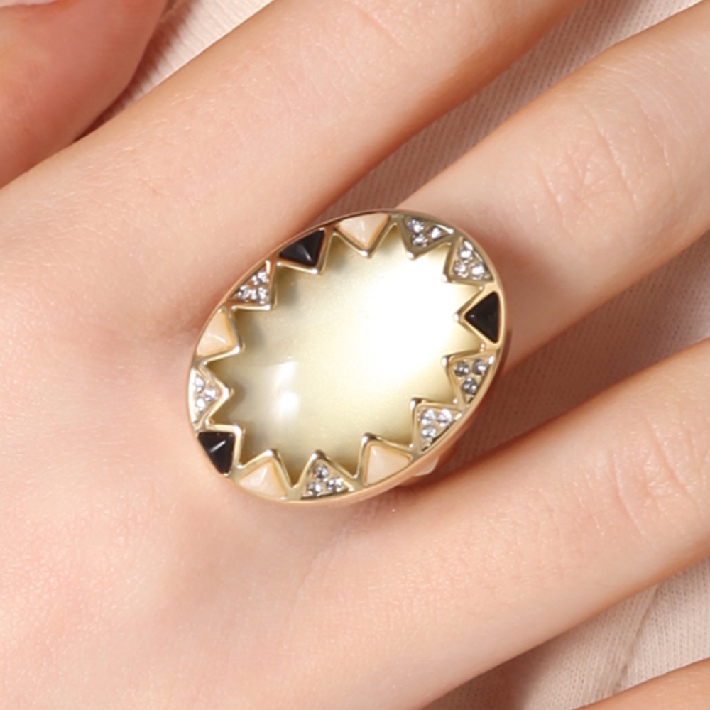 House of Harlow 1960 Resin Stone & Crystal Ring